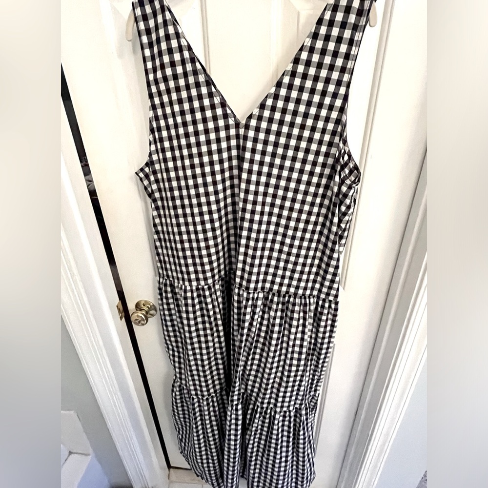 XXL dress. Black and white checked.
